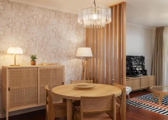 White House I With Garden View *