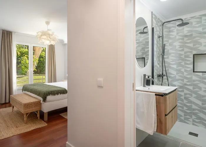 Apartment White House I With Garden View Funchal (Madeira)