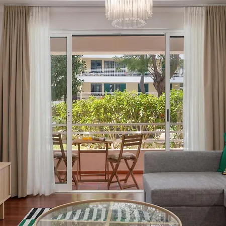 아파트 White House I With Garden View *