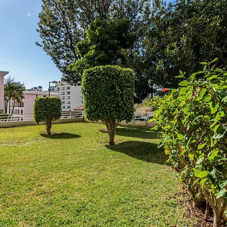 White House I With Garden View * 푼샬