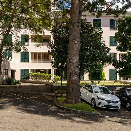 White House I With Garden View דירה פונשל