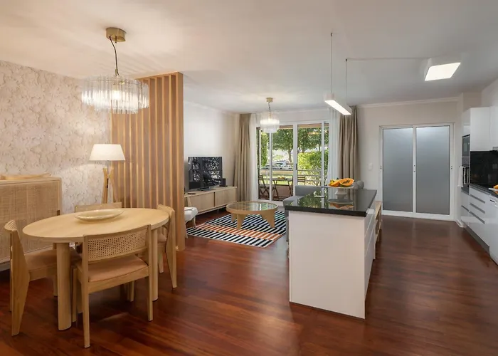 White House I With Garden View 푼샬