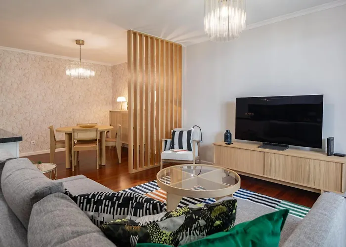 White House I With Garden View *