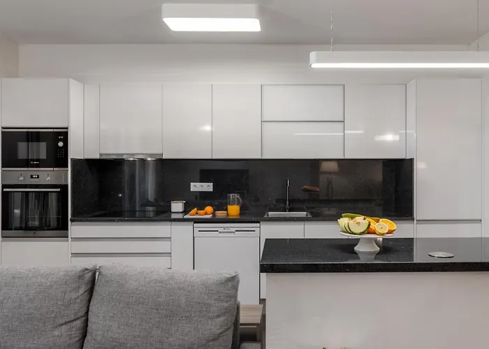 White House I With Garden View * 푼샬