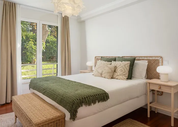 White House I With Garden View * 푼샬