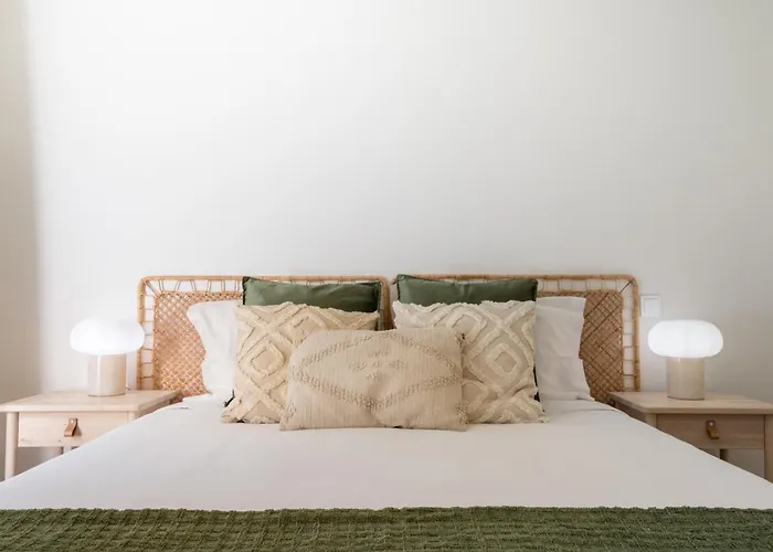 White House I With Garden View 아파트 푼샬